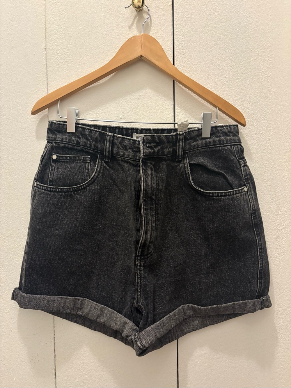 Zara Black High-Waist Rolled-Hem Denim Shorts